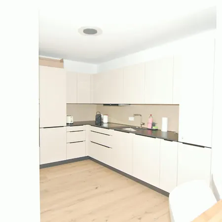 Kuen 1 アパート *